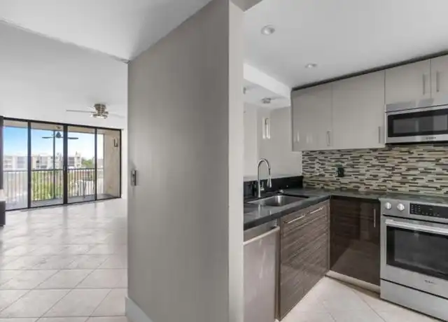 Property at 17 Royal Palm Way #5030, Boca Raton, FL, 33432, 2 beds, 2 baths, [object Object]