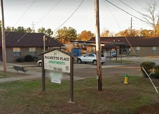 Property at 425 N Sibley St, Benton, LA, 71006, 2 beds, 1 bath, [object Object]