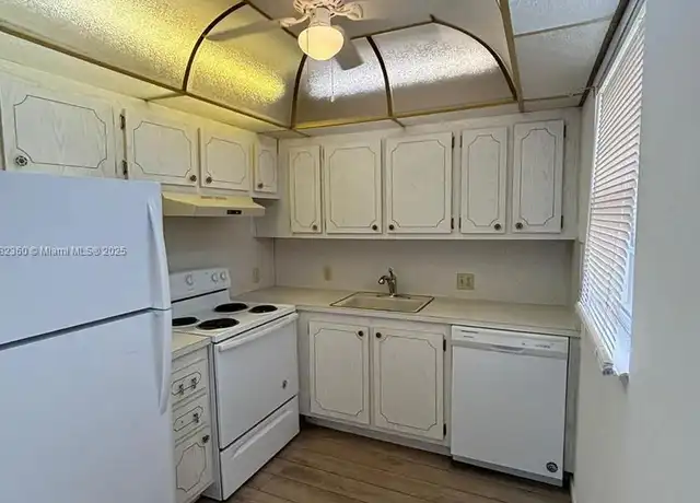 Property at 564 Mansfield M Unit 564, Boca Raton, FL, 33434, 2 beds, 1.5 baths, [object Object]