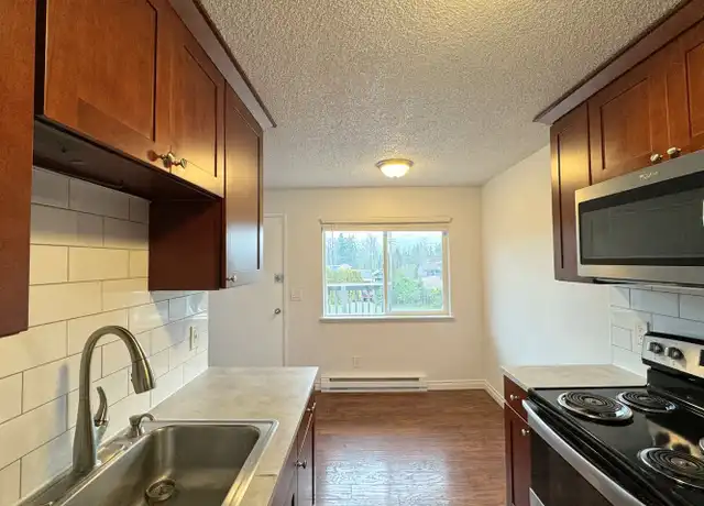 Property at 6608 106th Street Ct E Unit B, Puyallup, WA, 98373, 2 beds, 1 bath, [object Object]