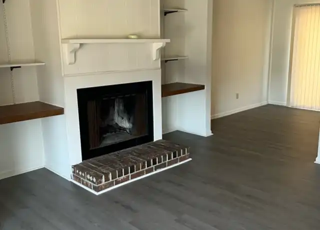 Property at 102 Bragg Cir Unit B, Greenville, NC, 27834, 2 beds, 1 bath, [object Object]