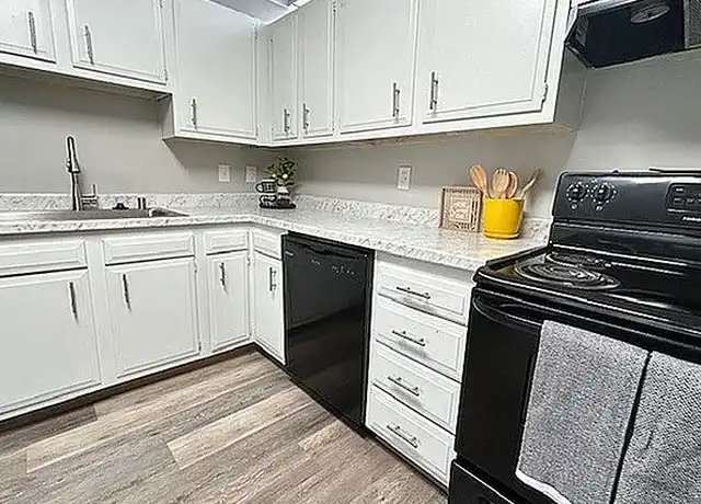 Property at Knox Landing Apartments - 600 E Inskip Dr, Knoxville, TN, 37912, 0-2 beds, 1-2 bath, [object Object]