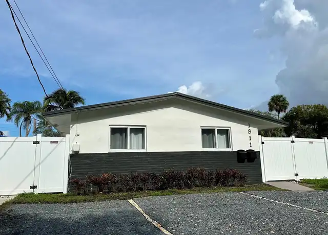 Property at 1811 SW 21st St Unit 2, Fort Lauderdale, FL, 33315, 2 beds, 1 bath, [object Object]