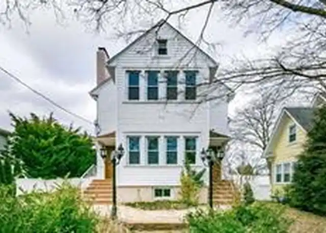 Property at 79 Onderdonk Ave Unit 1, Manhasset, NY, 11030, 2 beds, 1 bath, [object Object]