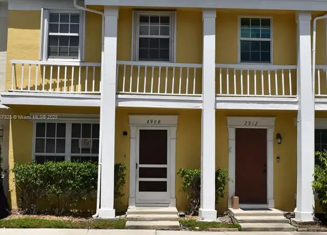 Property at 2908 S Edgehill Ln, Hollywood, FL, 33026, 2 beds, 2.5 baths, [object Object]