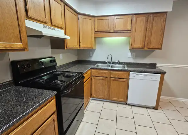 Property at 403 Barnhardt Cir Unit 419, Fort Oglethorpe, GA, 30742, 2 beds, 1.5 baths, [object Object]