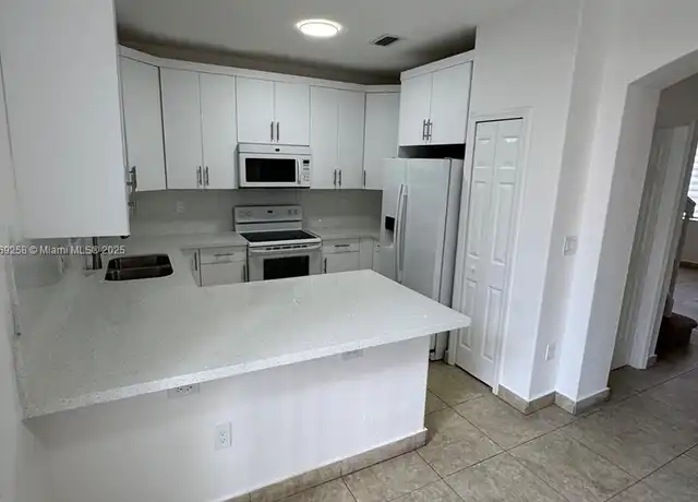 Property at 2523 SE 15th Pl #195, Homestead, FL, 33035, 3 beds, 2 baths, [object Object]