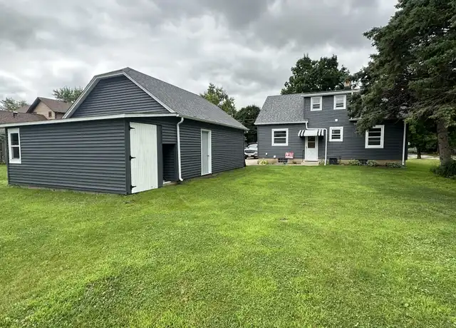 Property at 845 S Silver Lake St, Oconomowoc, WI, 53066, 3 beds, 1.5 baths, [object Object]