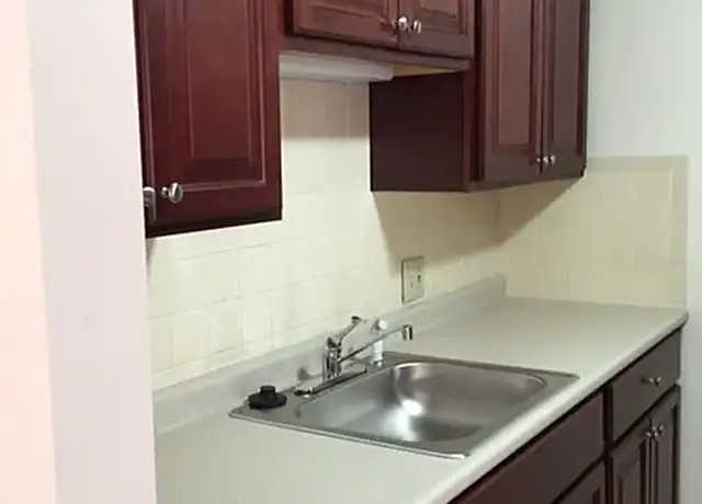 Photo of 150 River Rd, Manchester, NH 03104