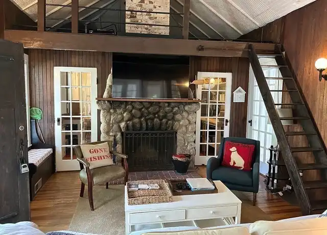 Property at 3 Foxglove Dr, Plymouth, MA, 02360, 3 beds, 1 bath, [object Object]