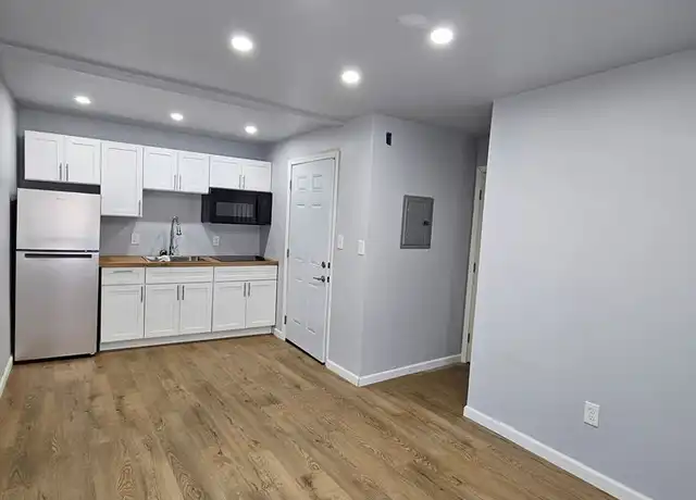 Property at 427 W Queen Ln Unit 3, Philadelphia, PA, 19144, 0 beds, 1 bath, [object Object]