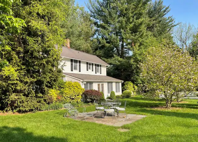 Property at 5 Ludlam Ln, Locust Valley, NY, 11560, 2 beds, 1.5 baths, [object Object]