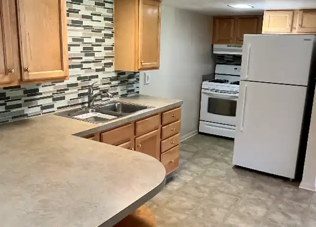Property at 19290 Lorain Rd Unit 6, Fairview Park, OH, 44126, 2 beds, 1 bath, [object Object]
