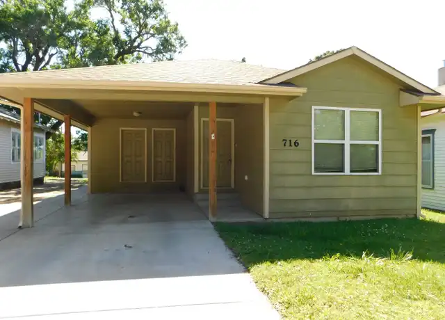 Property at 716 S Star St, El Dorado, KS, 67042, 3 beds, 2 baths, [object Object]