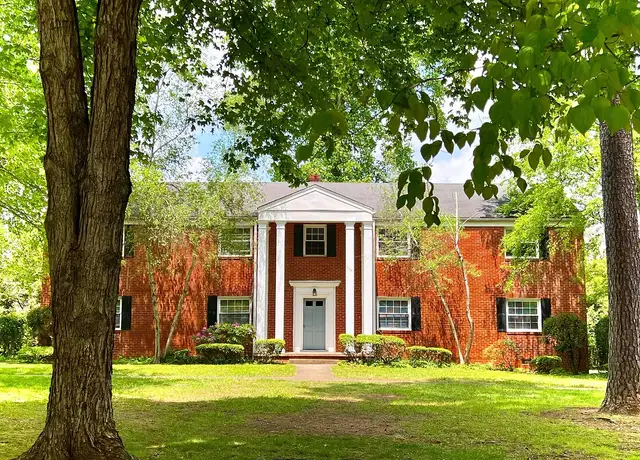 Photo of 300 Ashland Dr, Greensboro, NC 27403