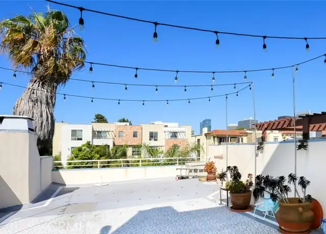 Property at 1423 S Beverly Glen Blvd Unit D, Los Angeles, CA, 90024, 2 beds, 2.5 baths, [object Object]