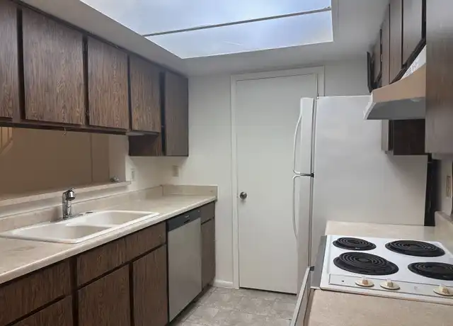 Property at 14013 N 54th Dr, Glendale, AZ, 85306, 2 beds, 1.5 baths, [object Object]