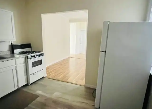 Property at 2249 Gunderson Ave Unit 4, Berwyn, IL, 60402, 2 beds, 1 bath, [object Object]