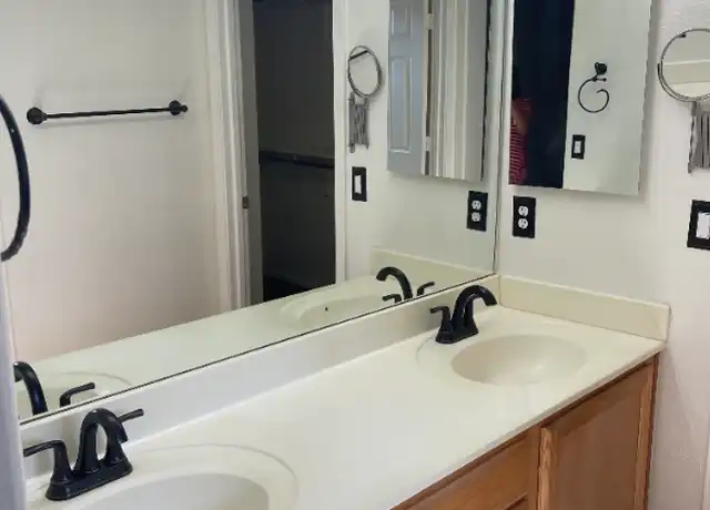 Property at 1381 W Pelican Ct, Chandler, AZ, 85286, 3 beds, 2.5 baths, [object Object]