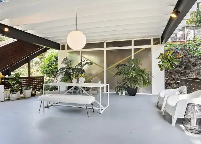 Property at 6624 Saroni Dr, Oakland, CA, 94611, 4 beds, 2.5 baths, [object Object]