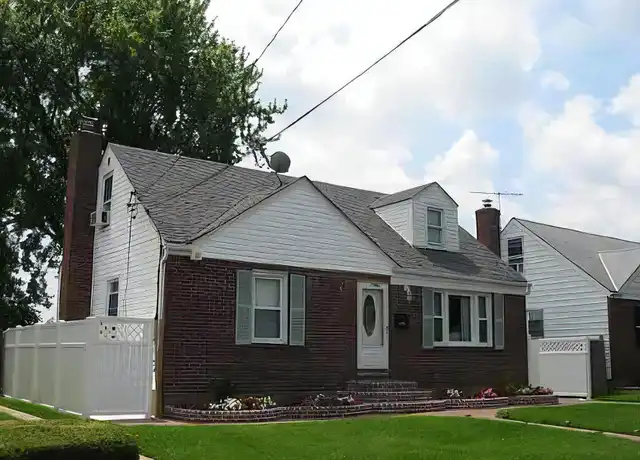 Property at 1098 Gerald St, Uniondale, NY, 11553, 7 beds, 3 baths, [object Object]