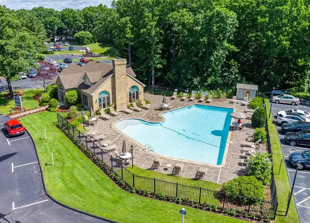 Photo of 51 Commons Dr, Shrewsbury, MA 01545