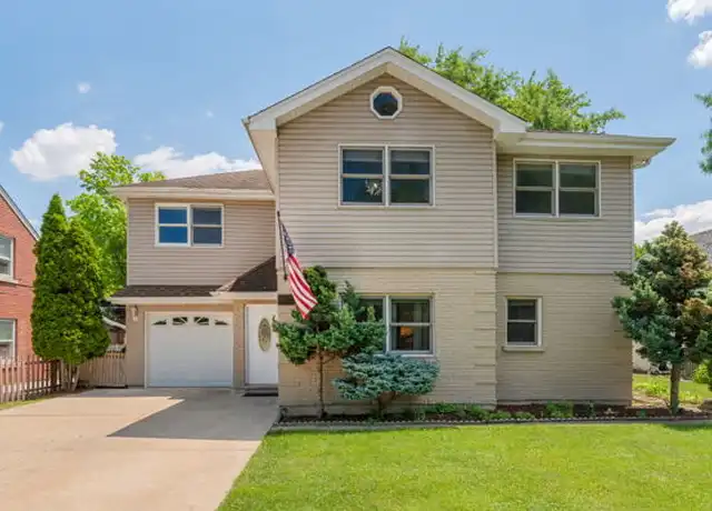 Property at 641 8th Ave, La Grange, IL, 60525, 4 beds, 3.5 baths, [object Object]