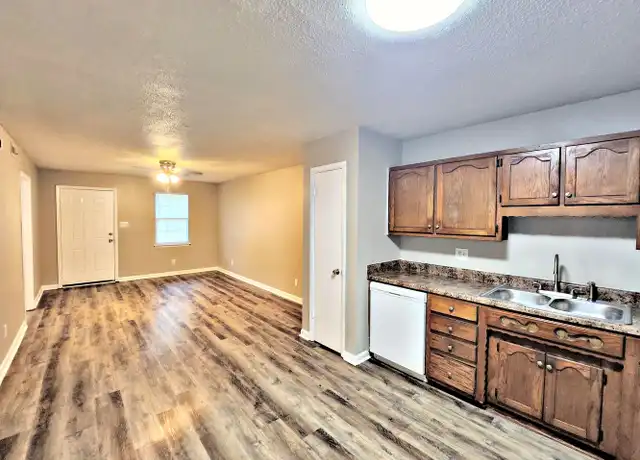Property at 228 Cedar Lake Rd SW Unit 304-B, Decatur, AL, 35603, 2 beds, 1 bath, [object Object]