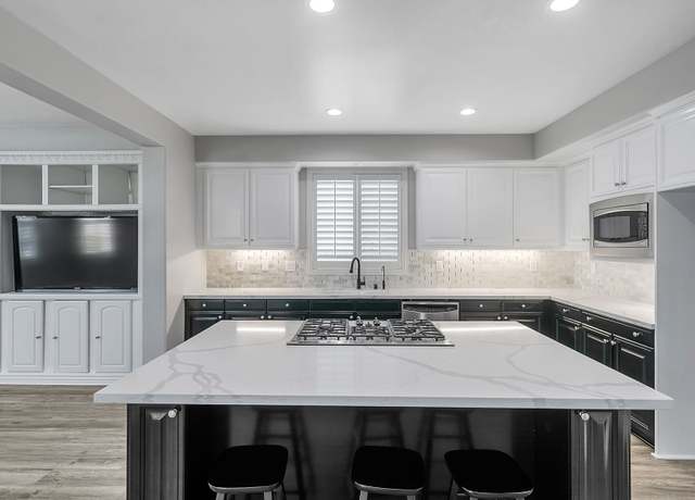 Photo of 26850 Peppertree Dr, Valencia, CA 91381