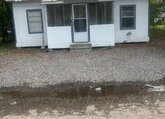 Property at 633 Halphen St, Opelousas, LA, 70570, 2 beds, 1 bath, [object Object]