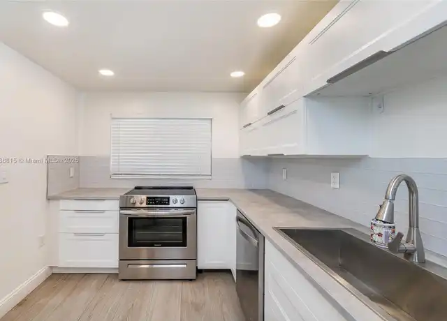 Property at 8875b Fontainebleau Blvd Unit 204, Miami, FL, 33172, 2 beds, 1.5 baths, [object Object]