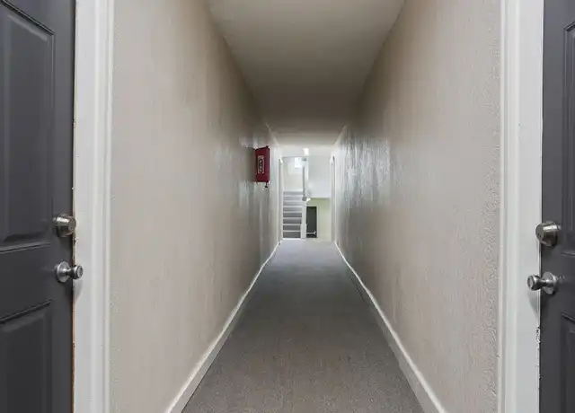 Property at 905 W 40th Ter #06, Kansas City, MO, 64111, 1 bed, 1 bath, [object Object]