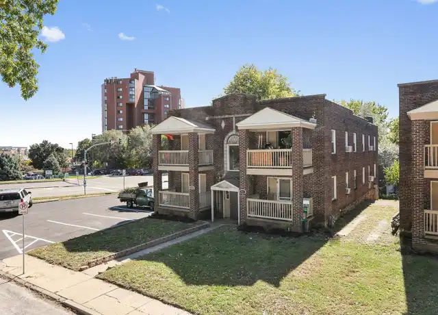 Property at 905 W 40th Ter #06, Kansas City, MO, 64111, 1 bed, 1 bath, [object Object]