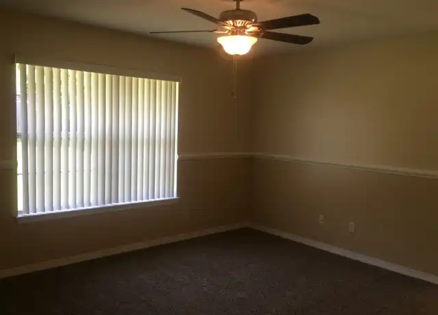 Property at 2820 Tamiami Trl, Crestview, FL, 32539, 3 beds, 2 baths, [object Object]
