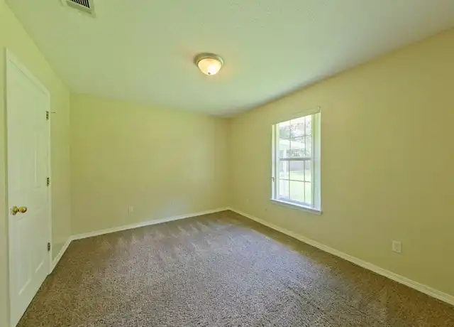 Property at 2820 Tamiami Trl, Crestview, FL, 32539, 3 beds, 2 baths, [object Object]