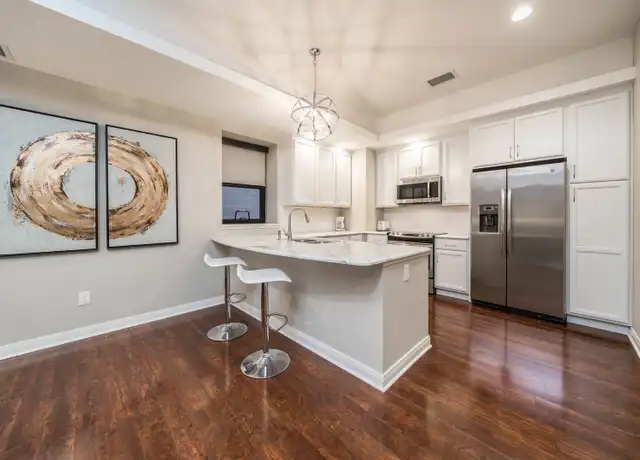 Property at 108 S Kalamazoo Mall Unit 204, Kalamazoo, MI, 49007, 1 bed, 1 bath, [object Object]