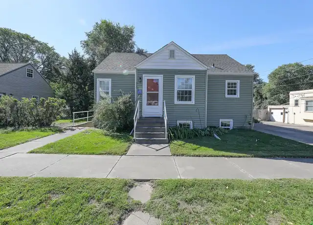 Property at 915 East Ave E Unit 915, Bismarck, ND, 58501, 1 bed, 1 bath, [object Object]