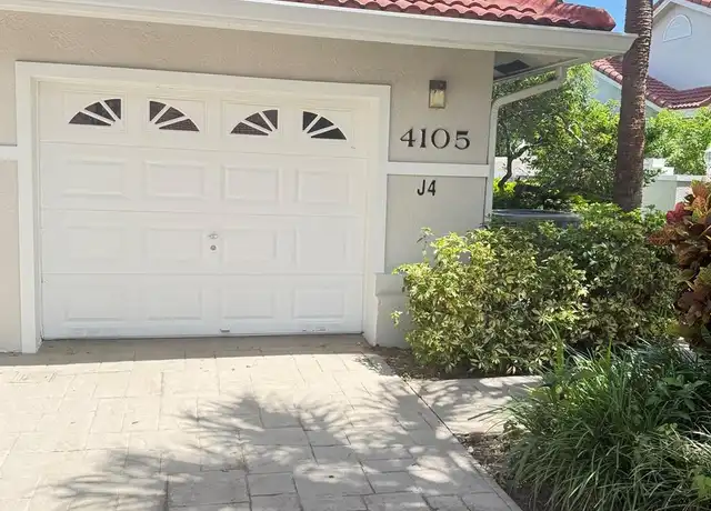 Property at 4105 Carriage Dr Unit J4, Pompano Beach, FL, 33069, 3 beds, 3 baths, [object Object]
