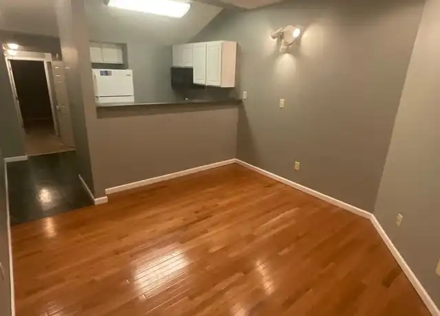 Property at 125 N Washington St Unit 15, Bloomington, IN, 47404, 1 bed, 1 bath, [object Object]