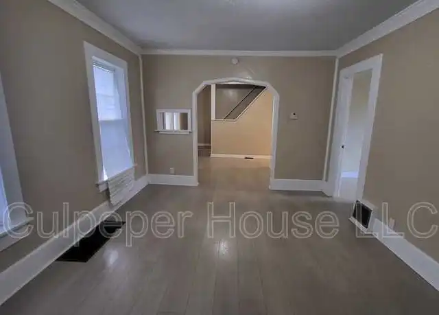 Property at 2320 Mellwood Ave, Toledo, OH, 43613, 3 beds, 1 bath, [object Object]