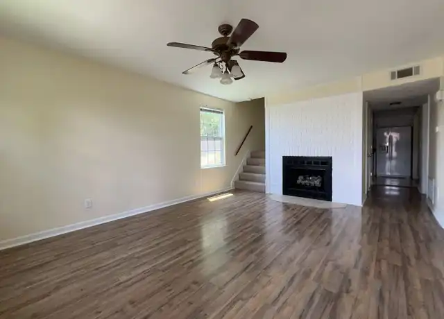 Property at 114 Deerpoint Ln, Hendersonville, TN, 37075, 3 beds, 2 baths, [object Object]