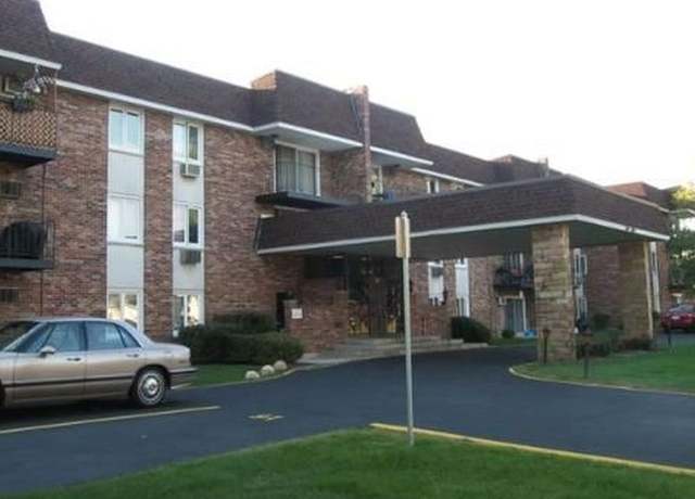 Photo of 850 S Lorraine Rd Unit 3A, Wheaton, IL 60189