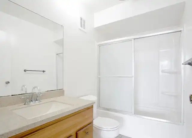 Property at 421 La Fayette Park Pl, Los Angeles, CA, 90057, 1 bed, 1 bath, [object Object]