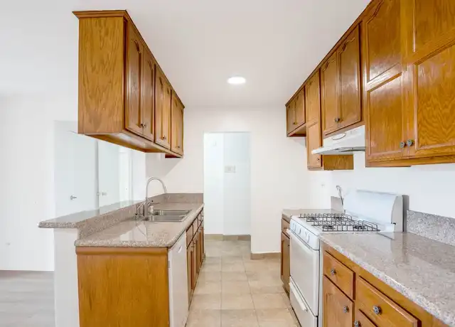 Property at 421 La Fayette Park Pl, Los Angeles, CA, 90057, 1 bed, 1 bath, [object Object]