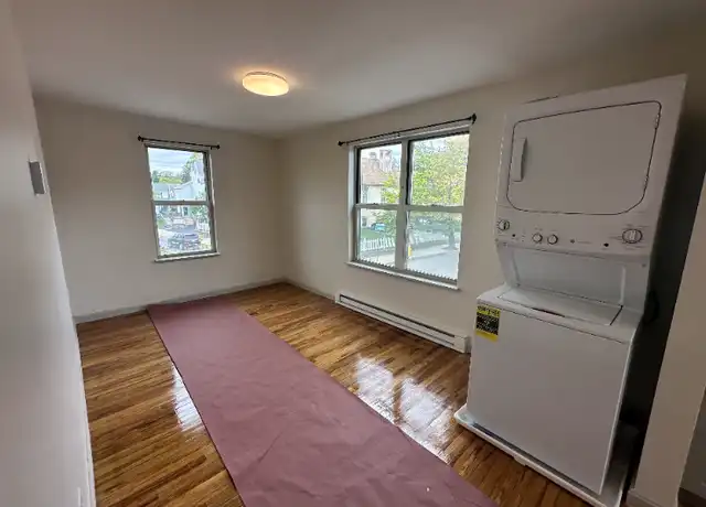 Property at 55 Highland St Unit 5, Worcester, MA, 01609, 3 beds, 1 bath, [object Object]