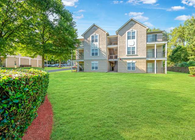 Photo of 100 Crown Point Cir NW, Concord, NC 28027