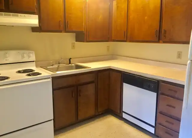 Property at 29 Dinan Dr Unit 3, Gardner, MA, 01440, 1 bed, 1 bath, [object Object]