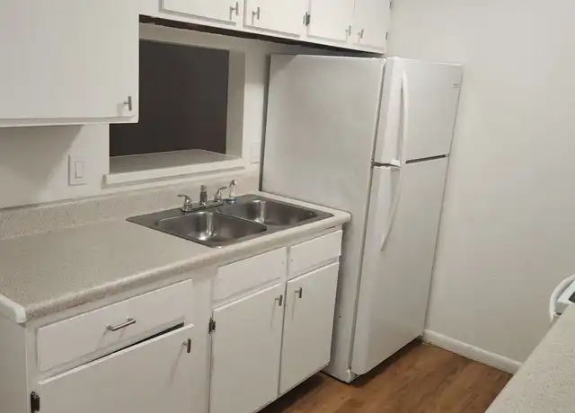 Property at 6108 SW 9th Pl Unit H, Gainesville, FL, 32607, 2 beds, 1 bath, [object Object]