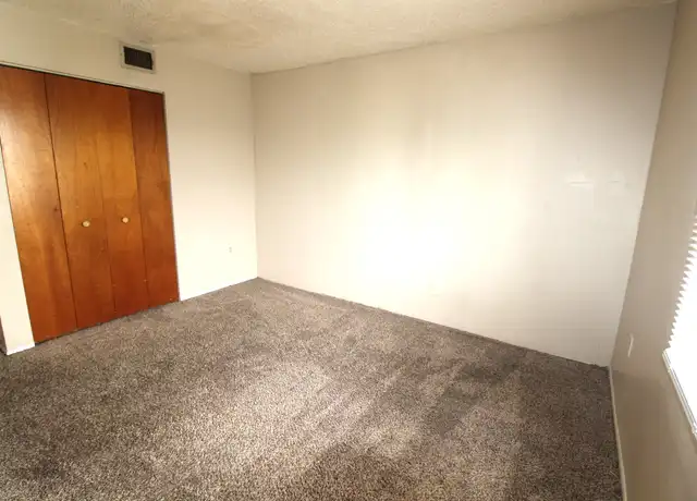 Property at 1107 68th Avenue Dr W, Bradenton, FL, 34207, 2 beds, 1 bath, [object Object]