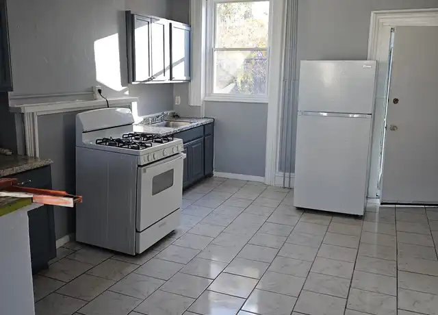 Property at 3 Essex St Unit 4, Albany, NY, 12206, 4 beds, 1.5 baths, [object Object]